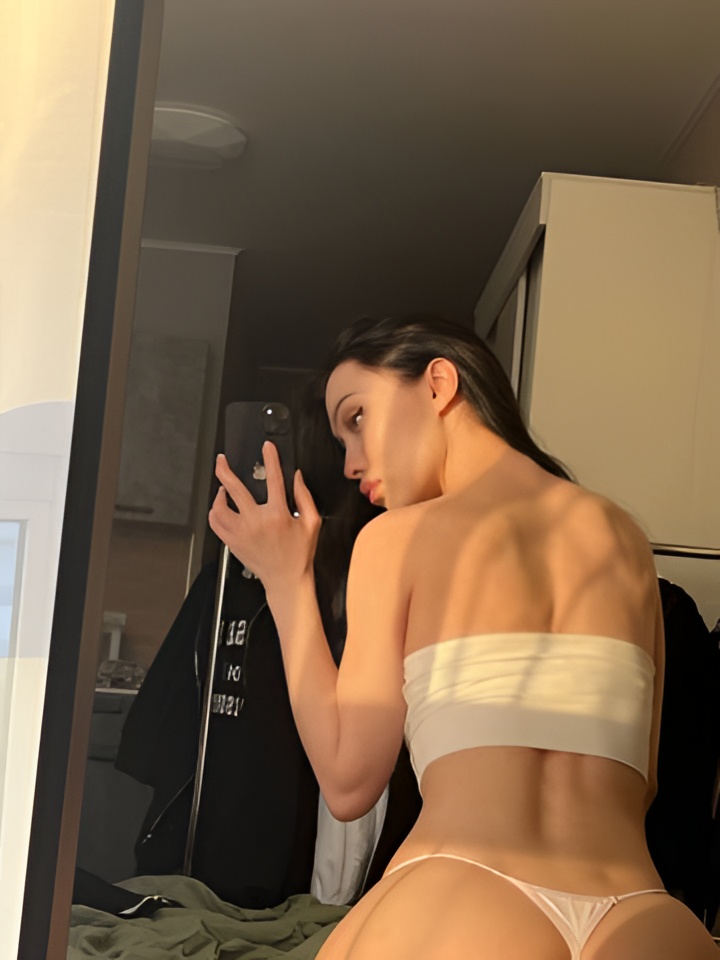 Лизочка привлекальеная девушка из Луганска цена от 2500 руб