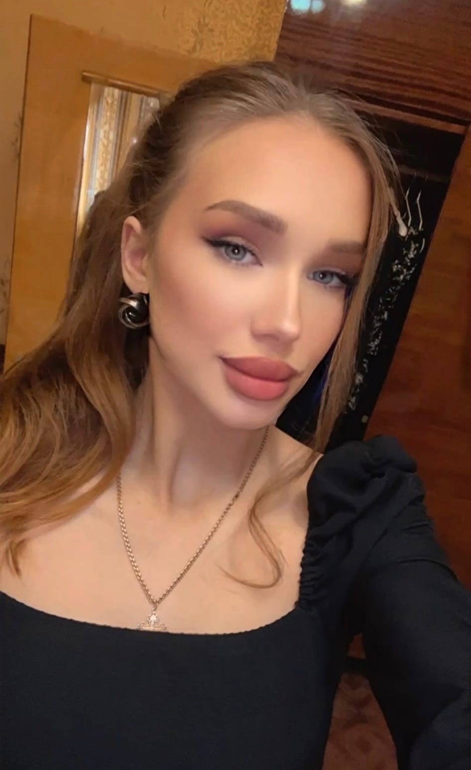 Машка привлекальеная девушка из Луганска цена от 3000 руб