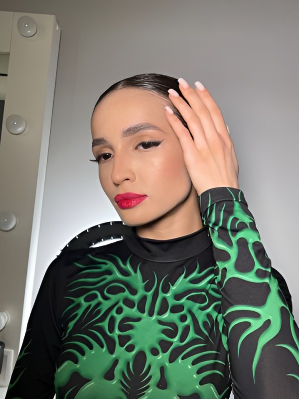 Снежанна привлекательная девушка из Луганска цена от 3000 руб