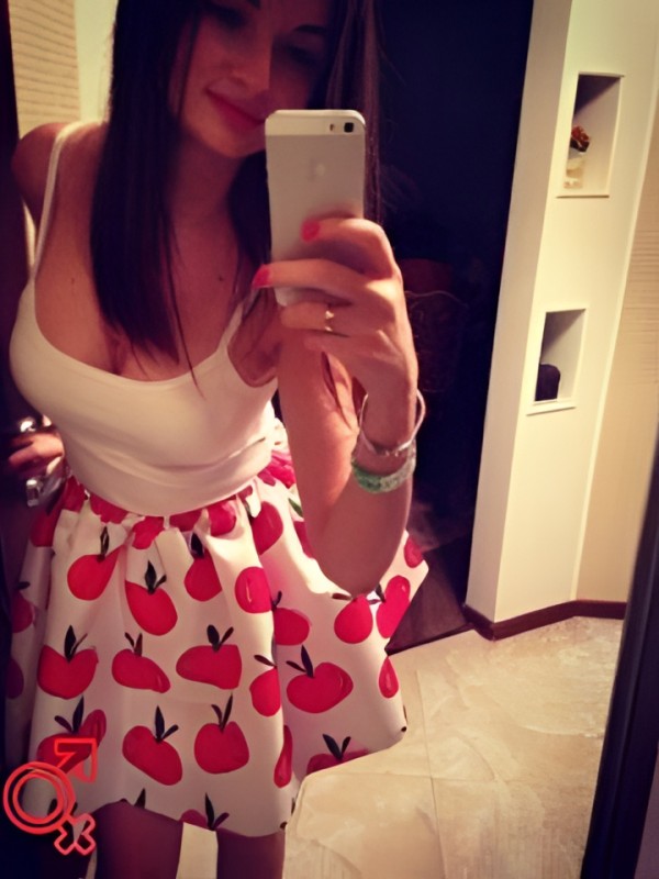 Ярослава привлекательная девушка из Луганска цена от 10000 руб